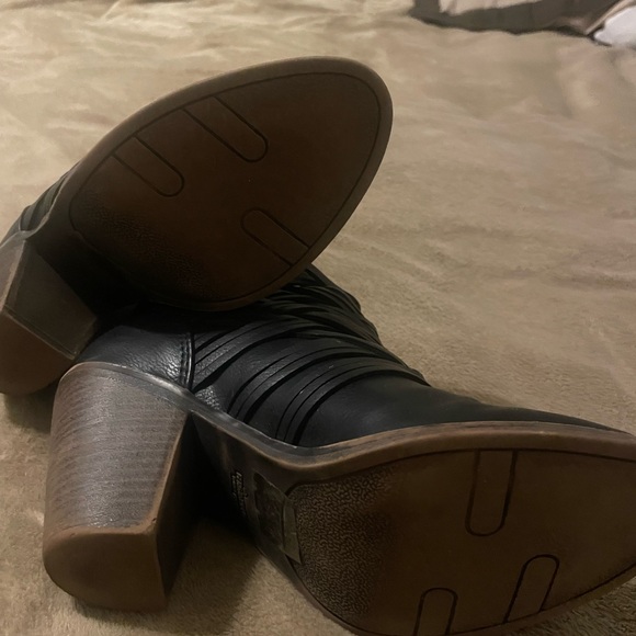 Elegant Black Ankle Booties ladies size 8.5 - Picture 2 of 10